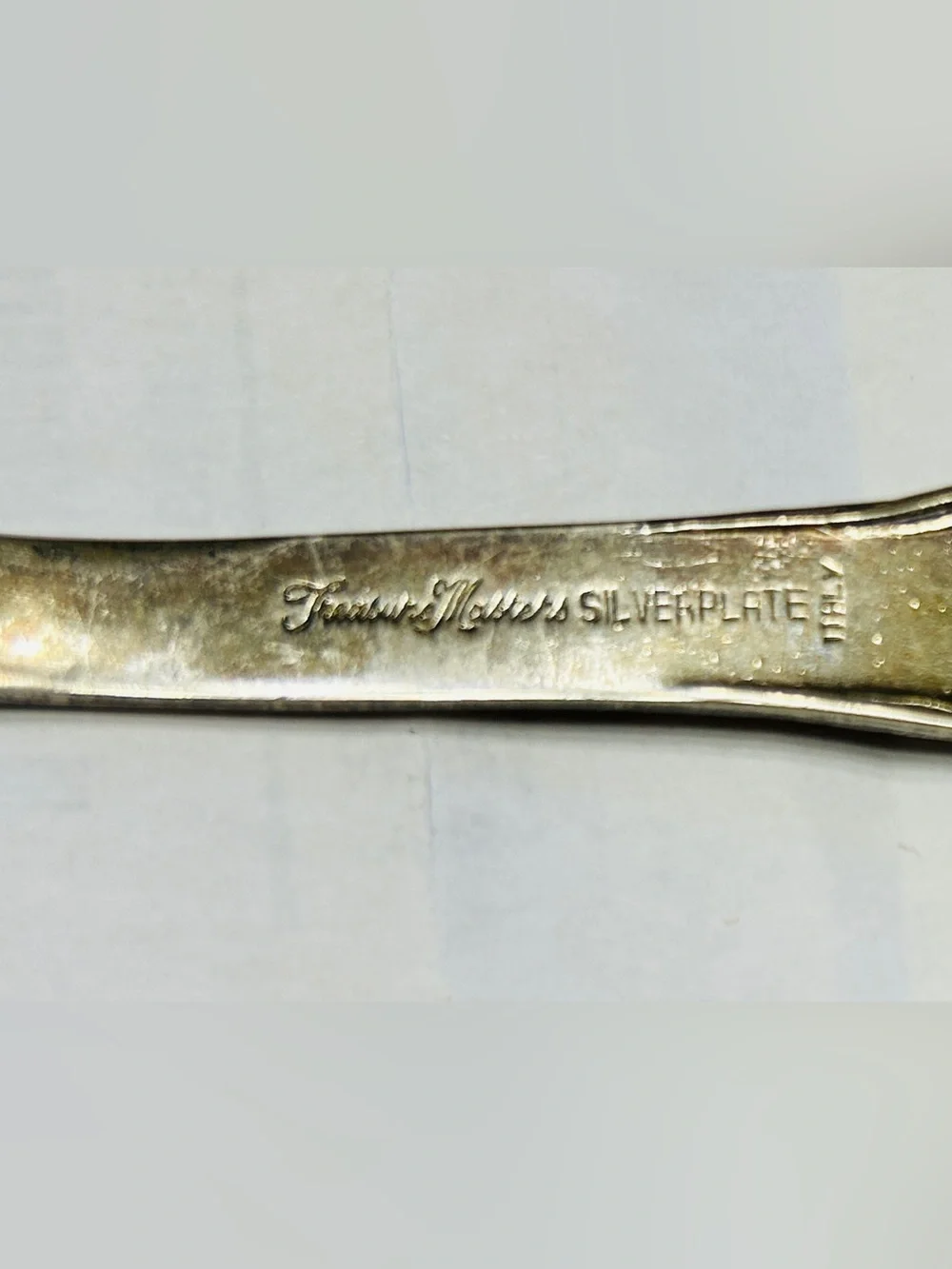 Vintage cake server with serrated edges. Silver plated.